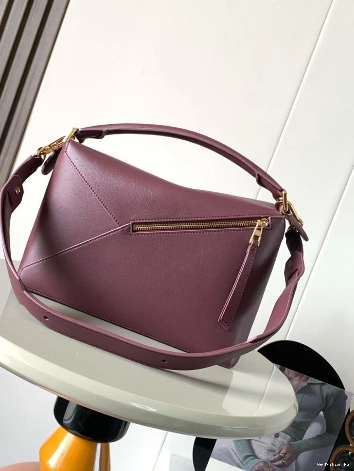 Bags 61182 Puzzle UrbanStyle Loewe 0630